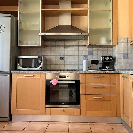 Appartement Lovely Spacious 3br Just Outside Of Centre