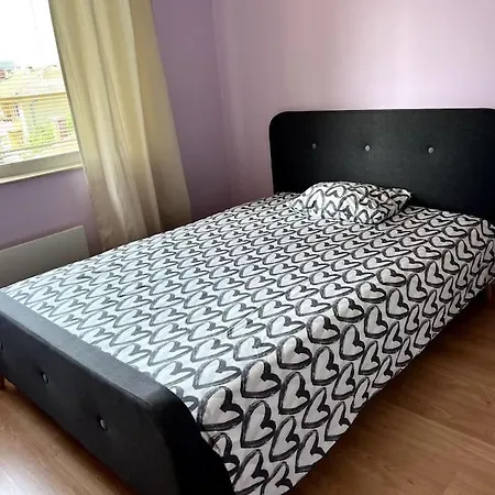 Lovely Spacious 3br Just Outside Of Centre Appartement *